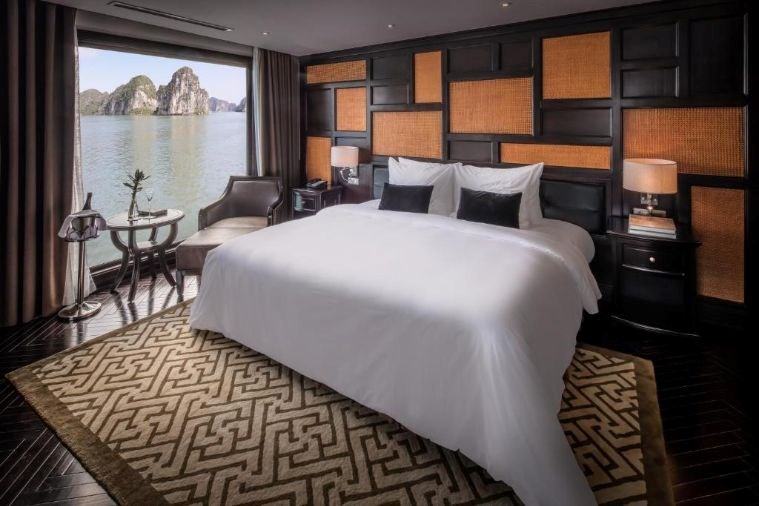 Phòng Ambassador Captain Suite